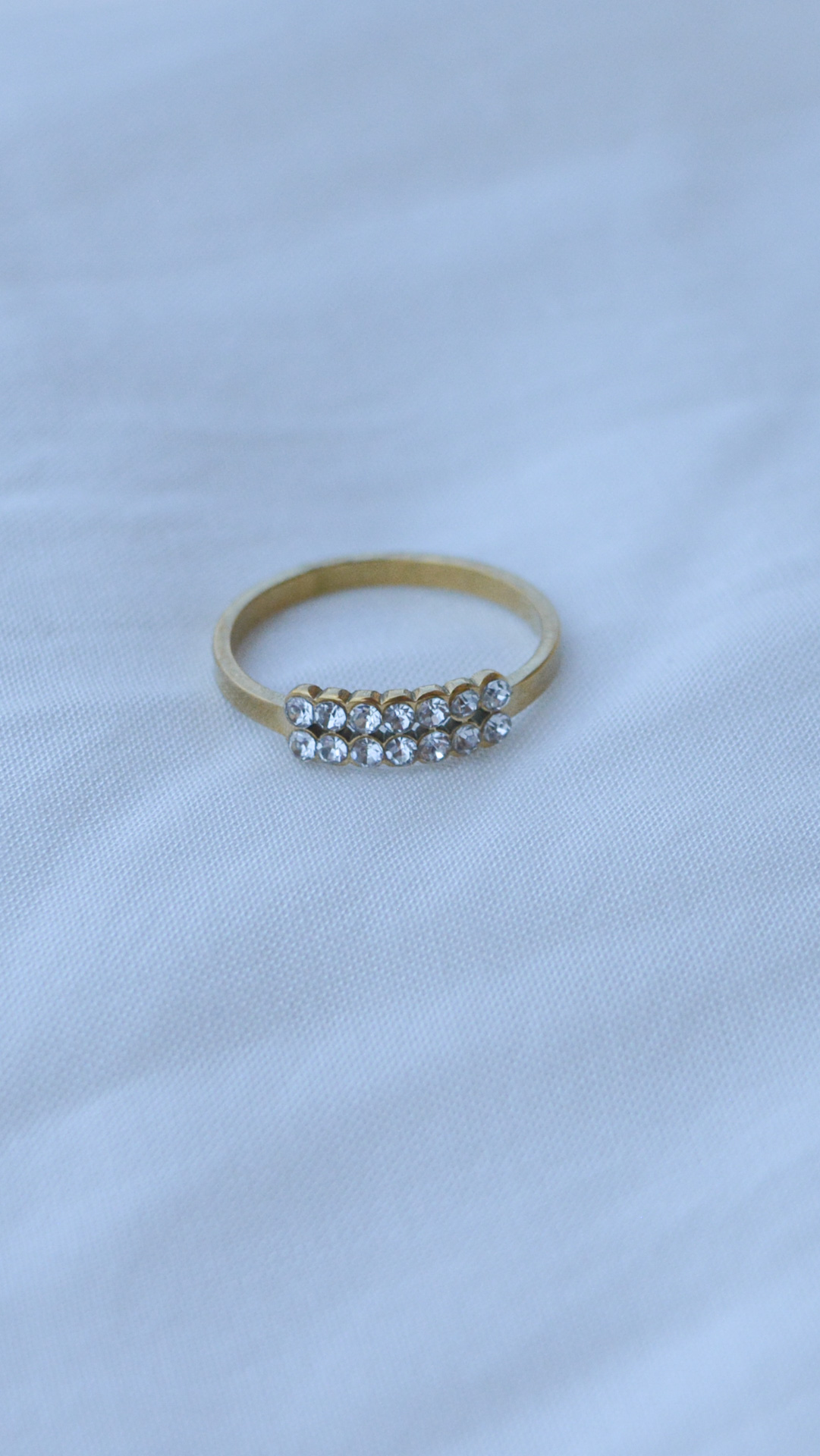 Anillo de acero dorado