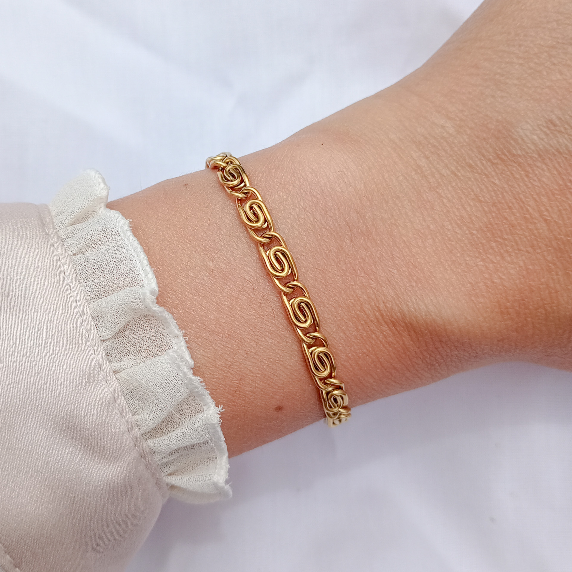 Pulsera de acero dorado