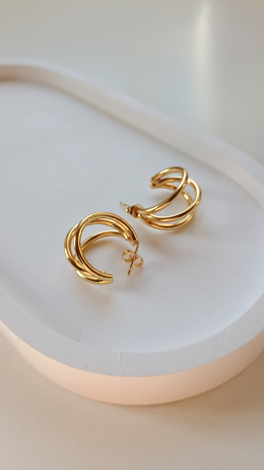 Aros de acero dorado